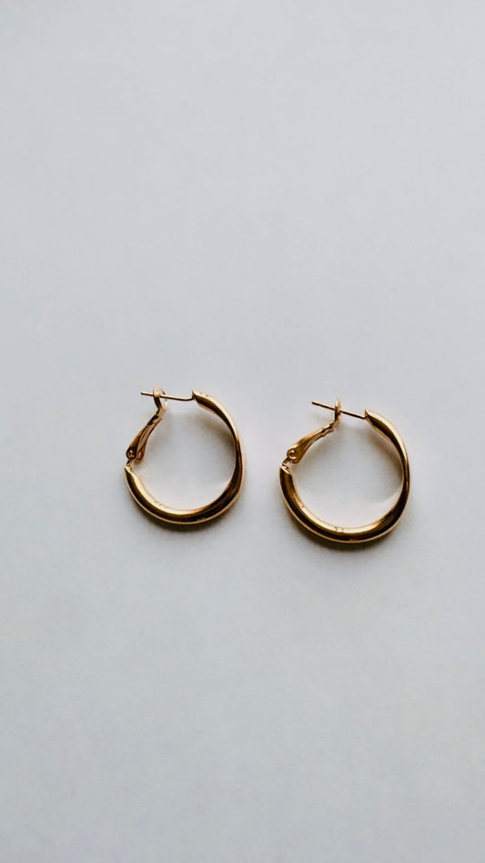 silver hoop earrings| hoop earrings